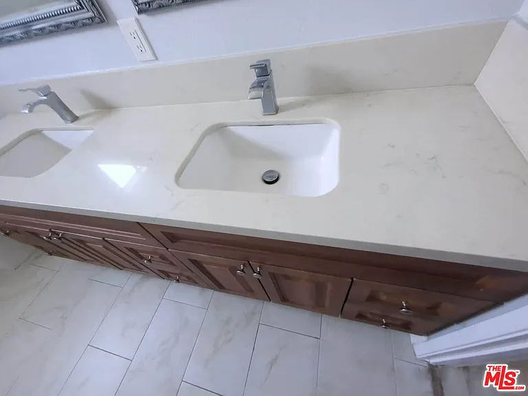 1844 Thayer Ave #102 — Photo 22