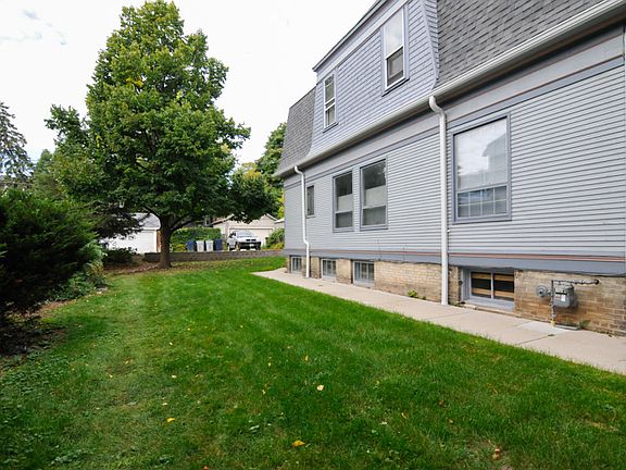 3rd image of 2921 N Bartlett Ave