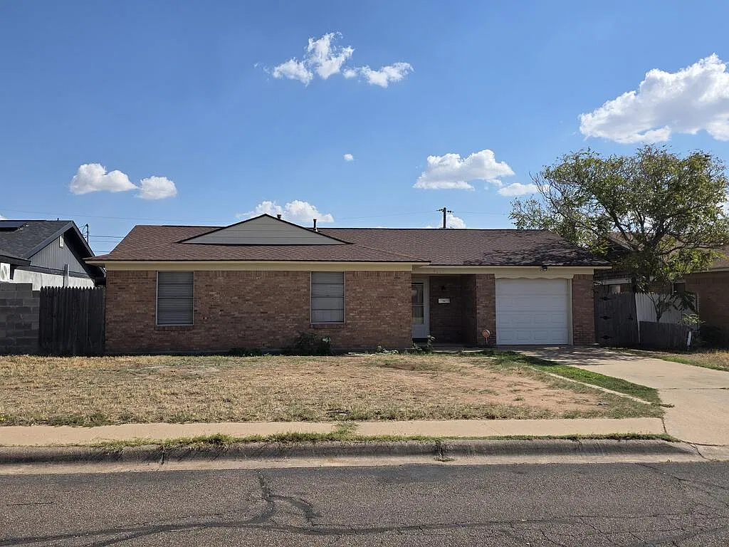 3 bed, 2.0 bath, 1337 sqft, $2,100 — Photo 1