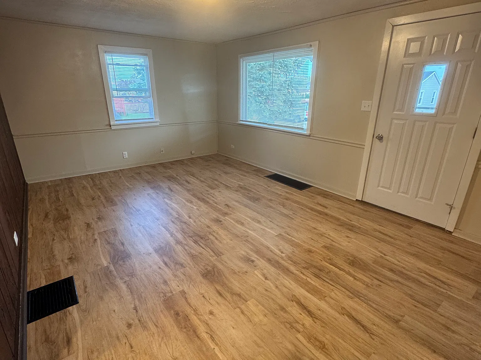 2 bed, 720 sqft, $1,200 — Photo 3