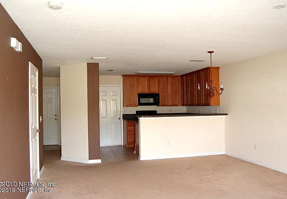 4th image of 805 Black Cherry Dr S