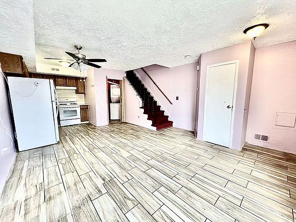 4th image of 406 Weser Ave