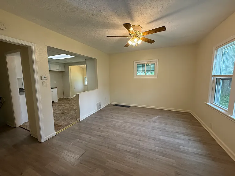 404 Noah Ave — Photo 6