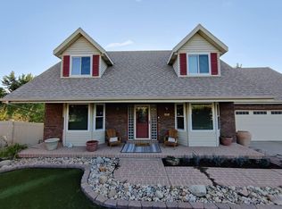 1964 E Hawk Cir, Sandy, UT 84092