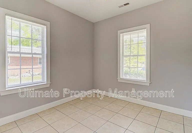 220-1 Rose Ave — Photo 12