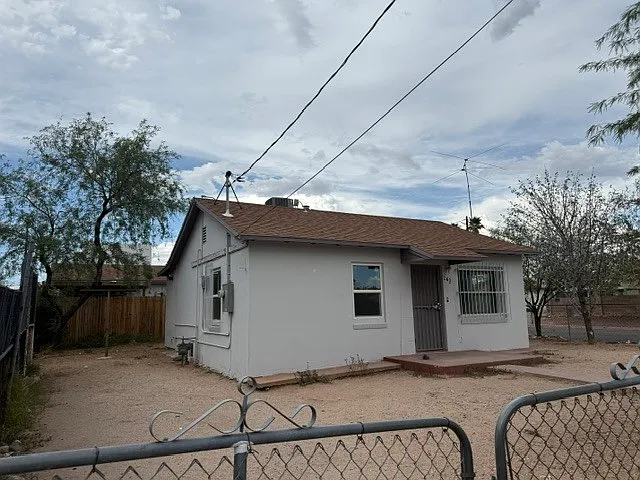 243 E President St #1