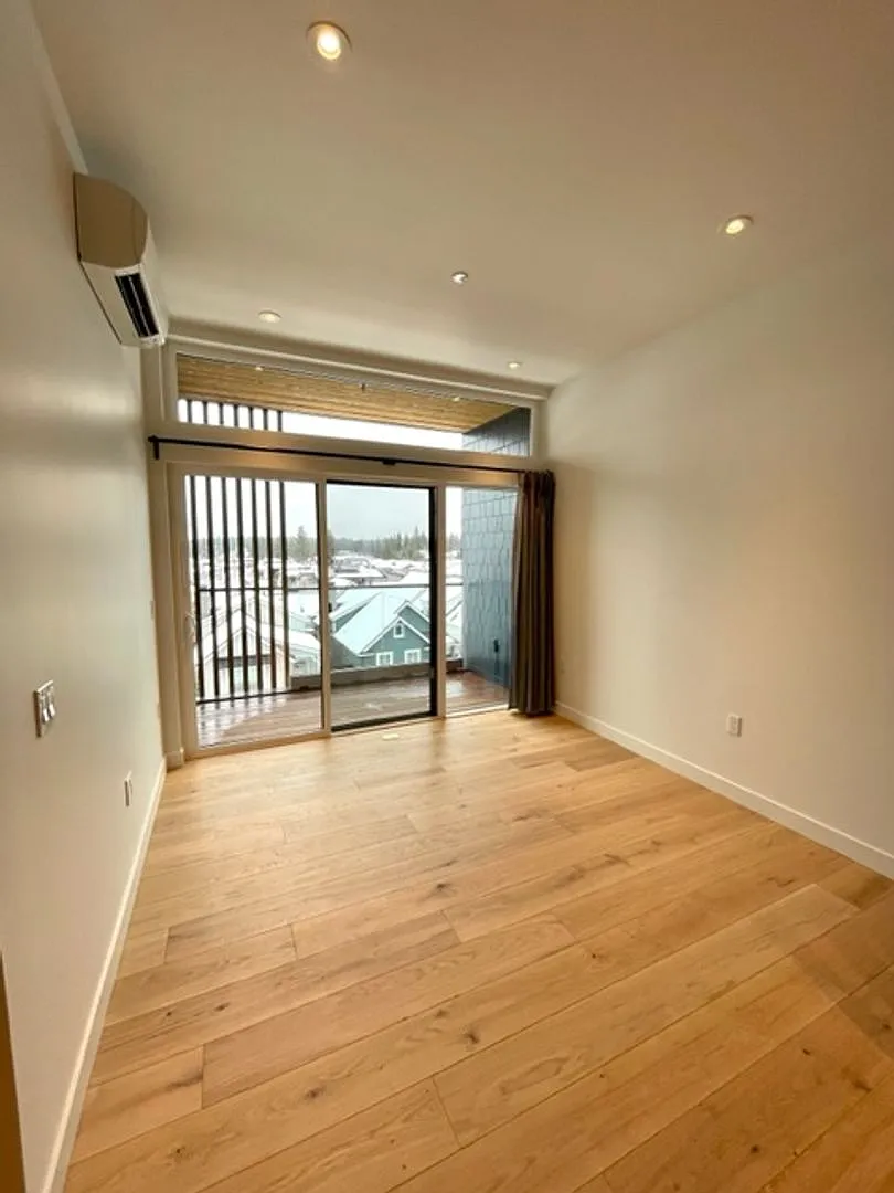 Building Photo - 2745 NW Ordway Ave #306