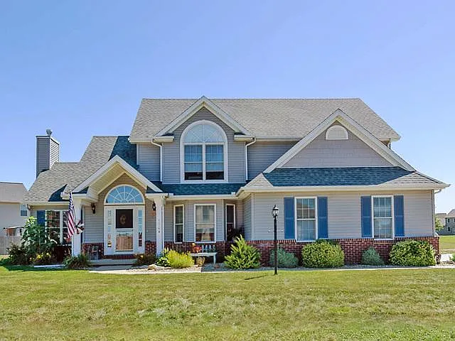 1704 S Orchard Dr photo 1
