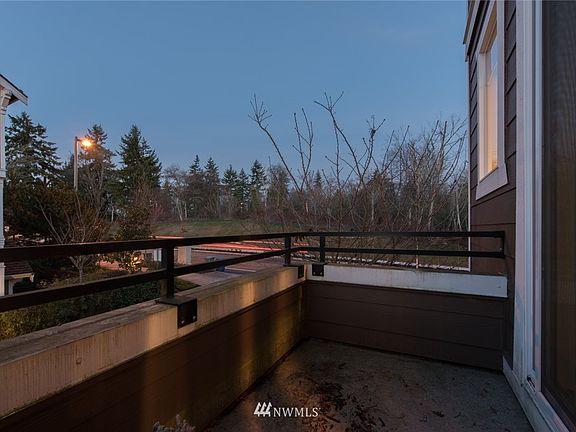 5th image of 107 118th Ave SE #1