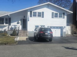 64 Montvale Rd, Woburn, MA 01801