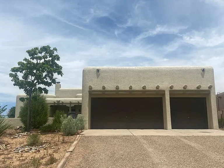 6045 Matamoros Rd NE — Photo 1
