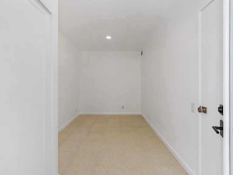 48071 Birdie Way #48071 — Photo 2