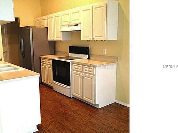 4th image of 592 Terranova Cir