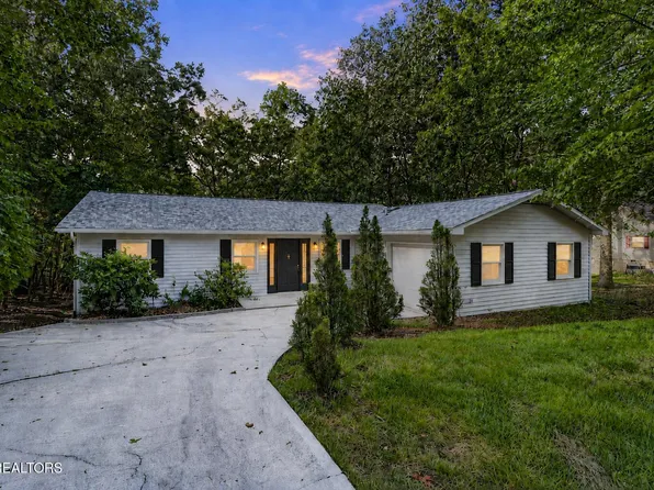 318 Lakeview Dr, Fairfield Glade, TN 38558