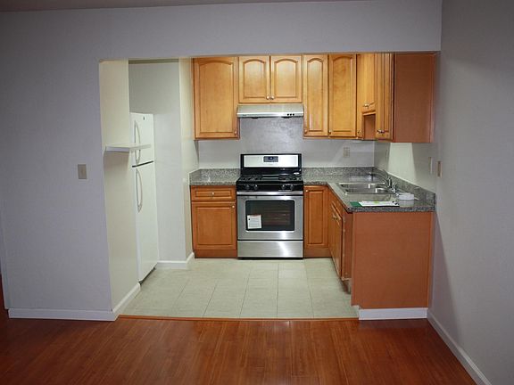 3rd image of 10242 Beardon Dr APT 4