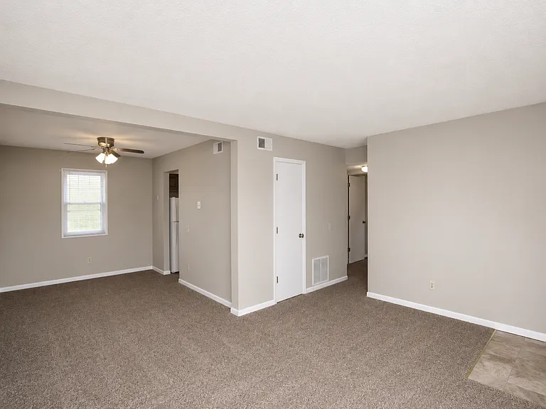 Corby Grove Apartments — Photo 7