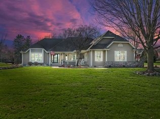 W288N6805 Rock Ridge Way, Hartland, WI 53029