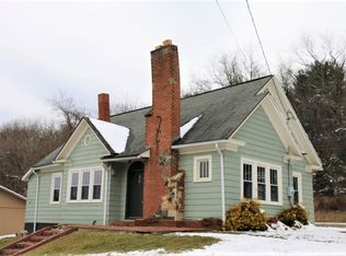 1014 W Stuart Dr, Galax, VA 24333