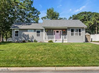 210 Mermaid Dr, Manahawkin, NJ 08050