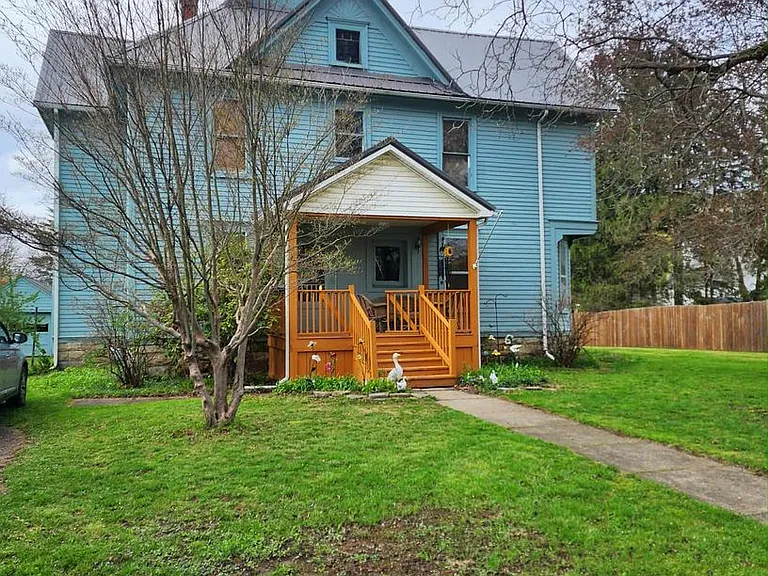 25 Temple St — Photo 2