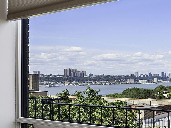 5th image of 315 W 106th St APT 8D