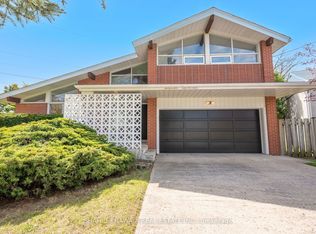 1550 Carletta Dr, Mississauga, ON L4X1E3