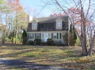 1 Magnolia Dr, Ayer, MA 01432