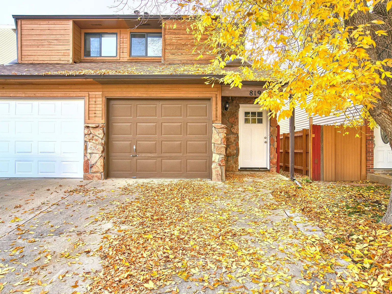 819 Gabriel Ct - 1 — Photo 1
