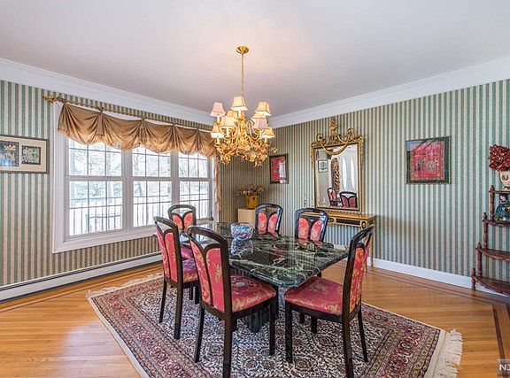 4th image of 703 Birchwood Dr