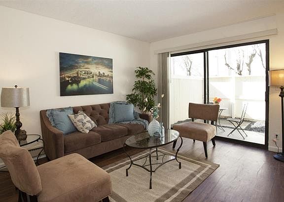 3rd image of 968 Kiely Blvd Unit E