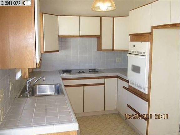 2nd image of 3276 Annapolis Ave