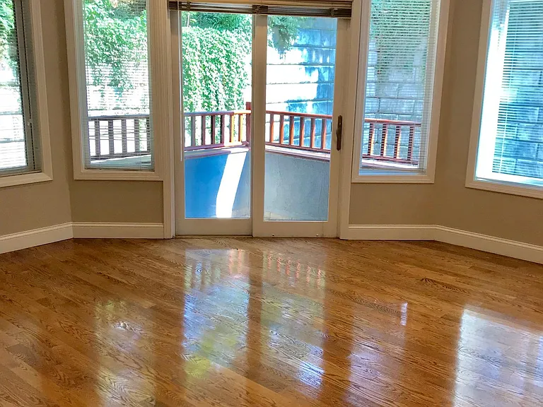 1522 Vfw Pkwy #404 — Photo 2
