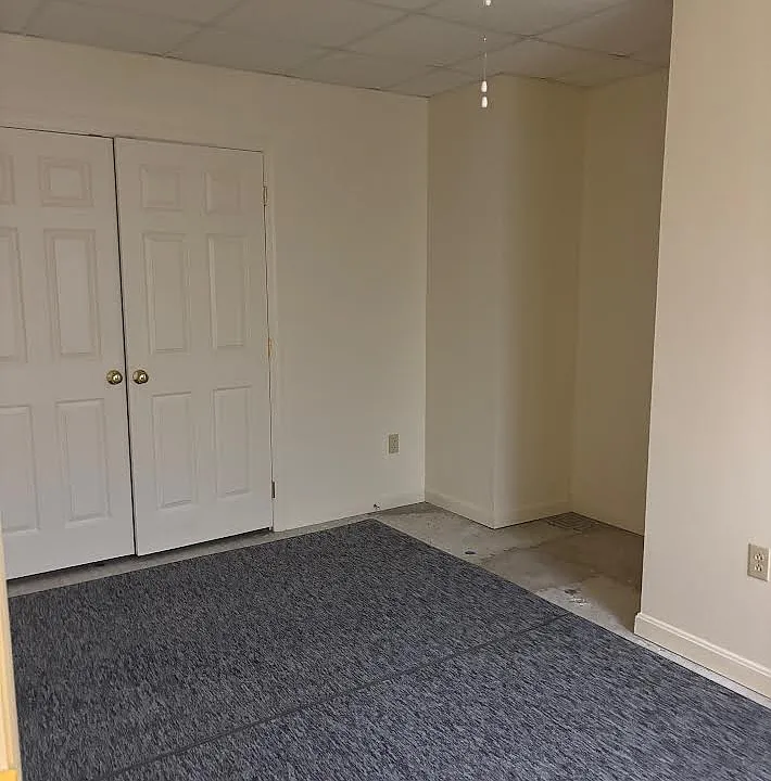 Bedroom with ceiling fan/light and large closet