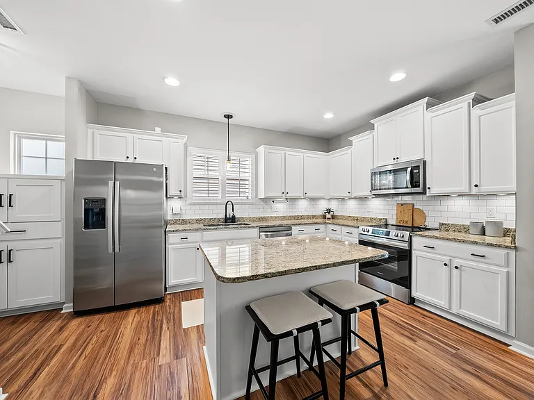 919 Award St — Photo 33