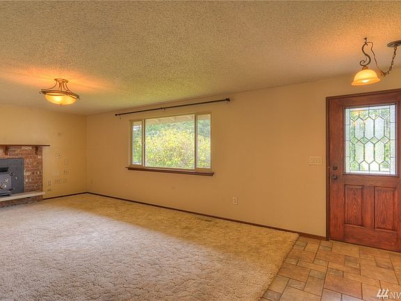 2nd image of 5601 17th Ct NE