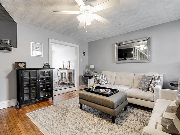 3rd image of 2618 Parkwood Ave