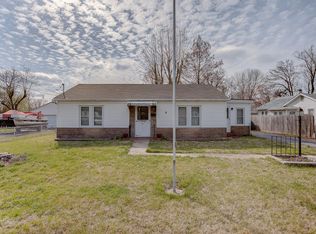 70 N Lincoln Ave, Cottage Hills, IL
