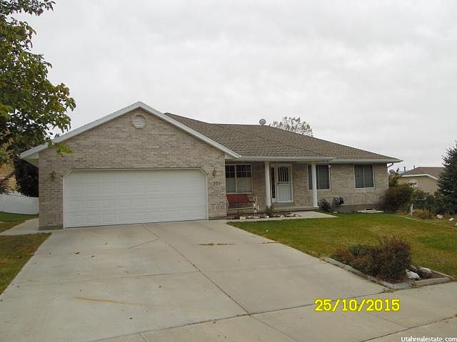1st image of 576 Oakridge Dr