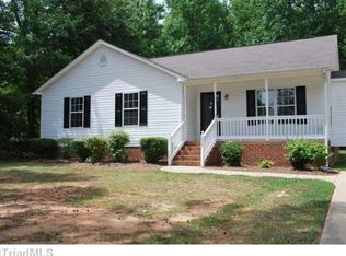 1805 Enoch Ln, Greensboro, NC 27405