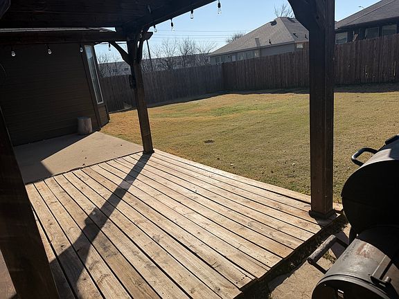 3rd image of 405 Sandhurst Dr