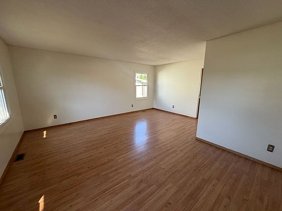 3rd image of 2310 Blackthorn Dr