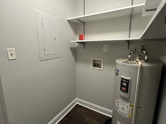 2nd image of 4933 Ellsworth Dr