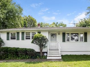 23 Ridgewood Dr, Norwich, CT 06360