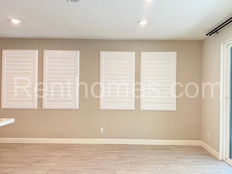 10835 Wendy Way — Photo 3