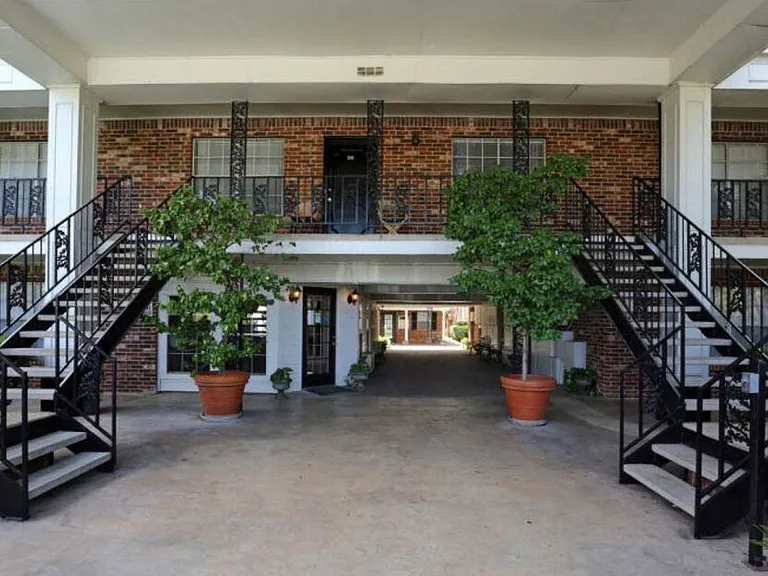 Towne Oaks II — Photo 6