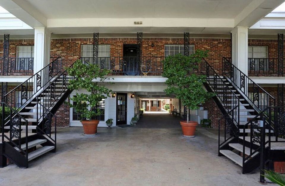 Building Photo 5