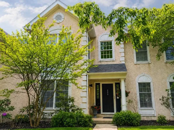202 Olympic Club Ct, Blue Bell, PA 19422