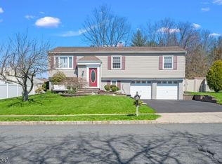 10 Pierson Dr, Hillsborough, NJ 08844