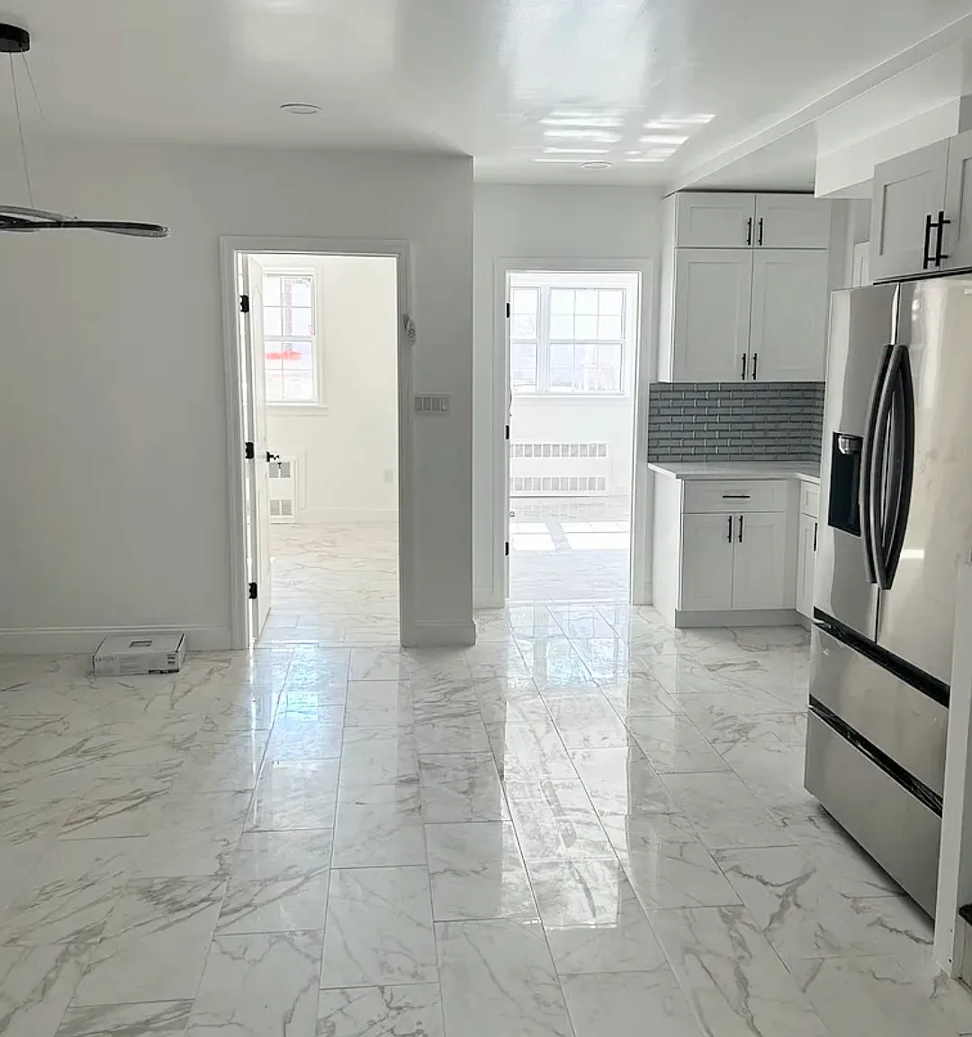 1240 East 55th Street — Photo 2