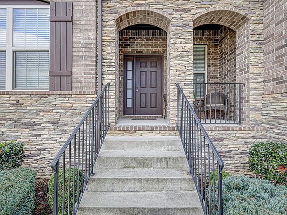 3rd image of 1653 Alayna Dr